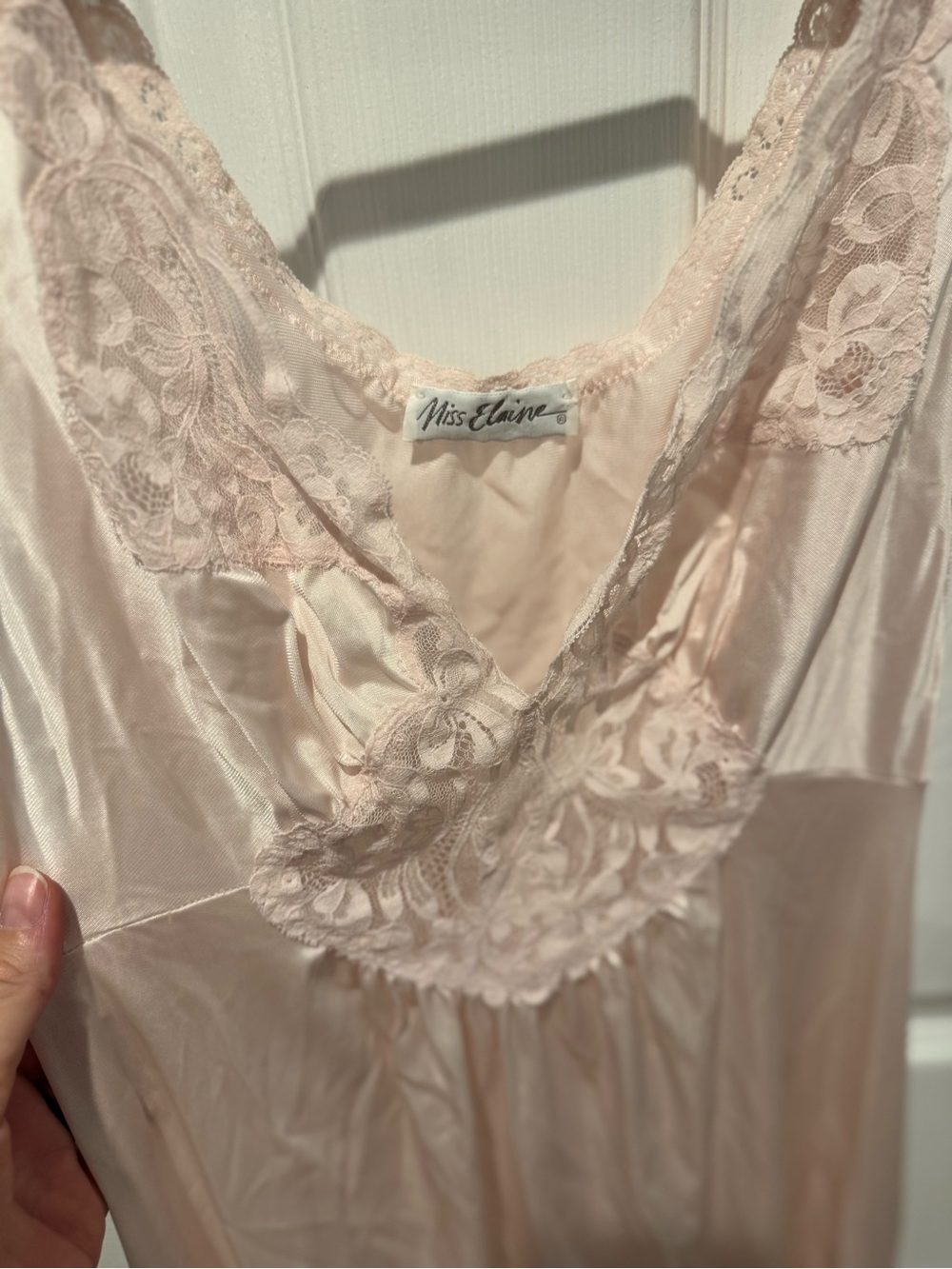 Vintage Miss Elaine nightgown and robe - Picture 3 of 8